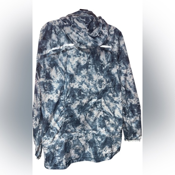 Lululemon Athletica Blue and White Ski Jacket - Picture 3 of 7